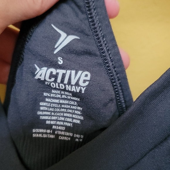 Active by Old Navy athletic tank - Picture 3 of 3